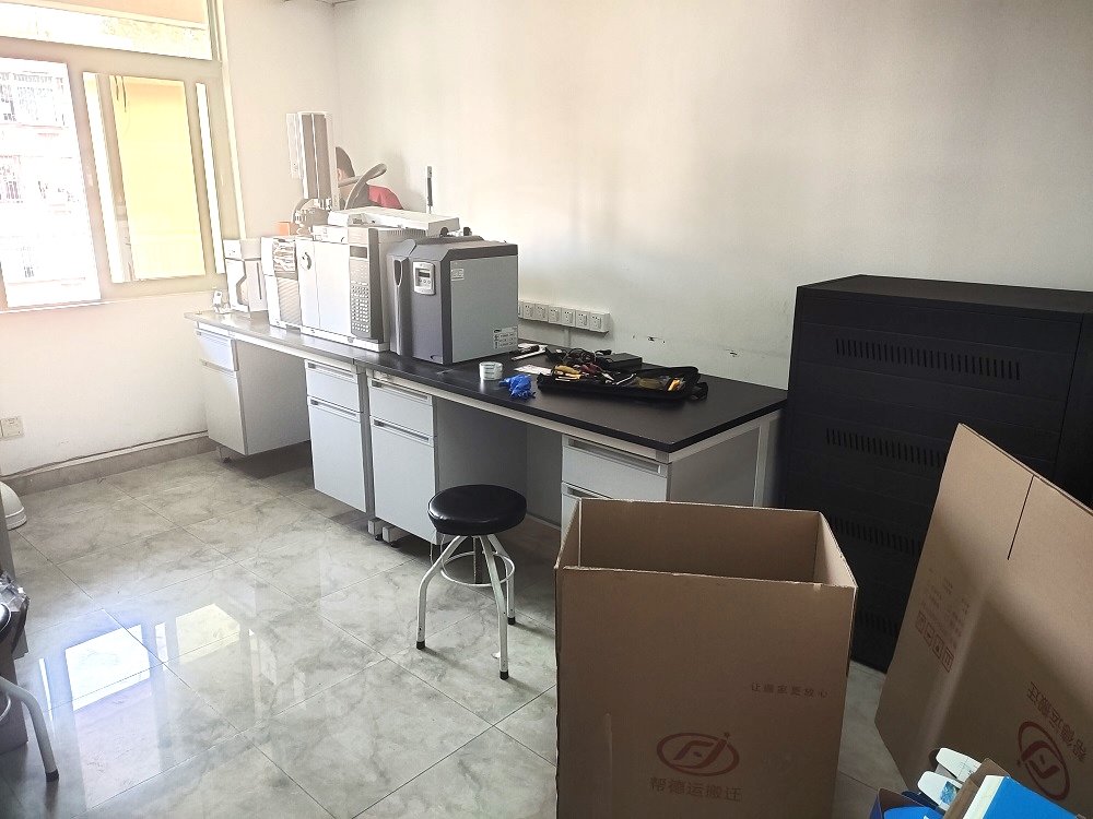 玉樹實驗室設(shè)備搬運
